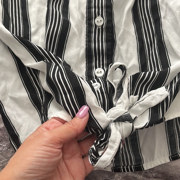 “Lulus Long sleeve button down shirt size small” - Picture 6 of 8